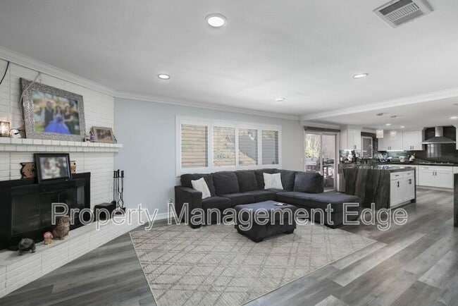 Foto del edificio - 25502 Jaclyn Ave