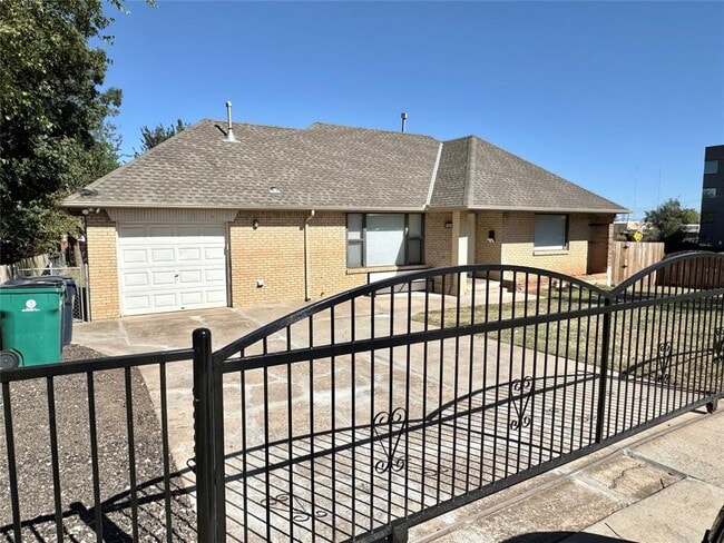 Photo - 1101 W Wilshire Blvd House