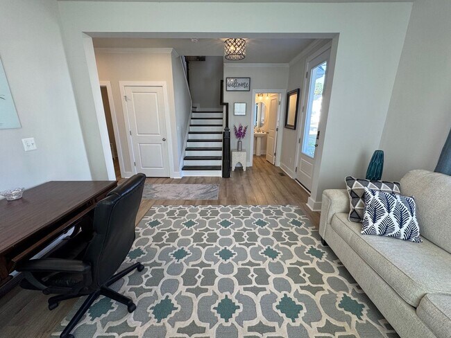 Building Photo - Luxury- water front long term rental!