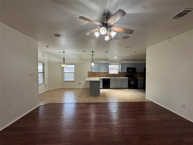 Building Photo - 9620 Zaharias Dr