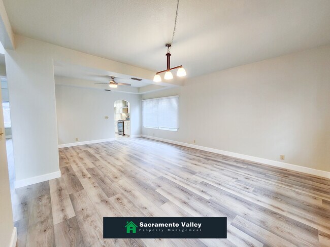 Building Photo - 7605 Glenbain Way