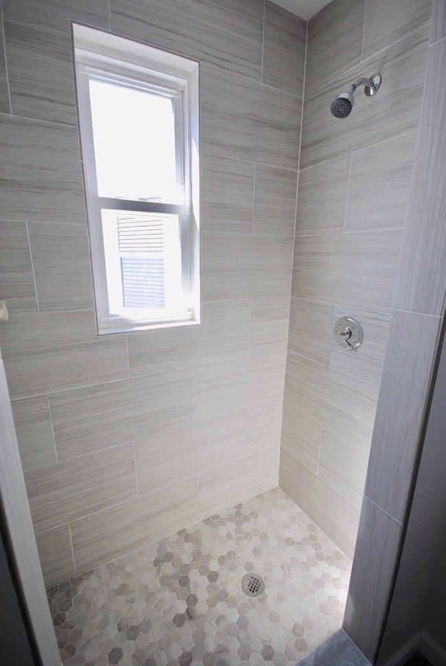 Building Photo - 15 Cawfield St