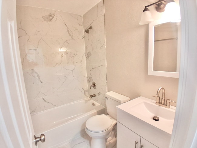 Building Photo - 4327 Ericson Dr