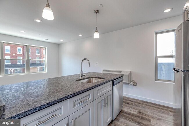 Foto del edificio - 751 N 43rd St