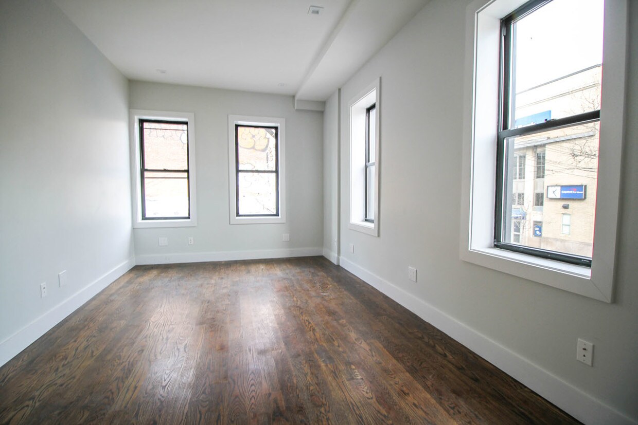 Building Photo - 5825 Myrtle Ave