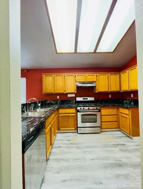 Foto del edificio - 3513 Birchdale Way