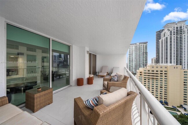 Foto del edificio - 1200 Brickell Bay Dr