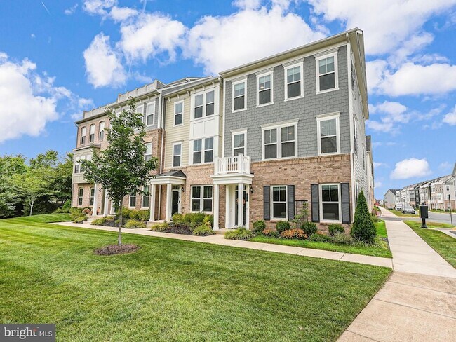 Building Photo - 2017 Alder Ln