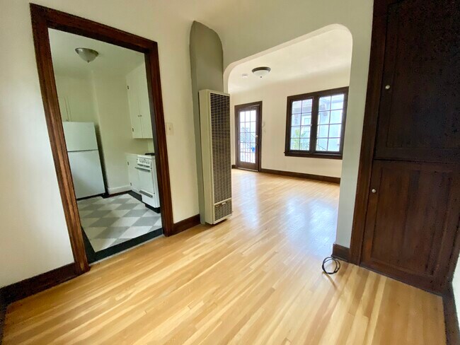 Foto del edificio - 442 N Lake St