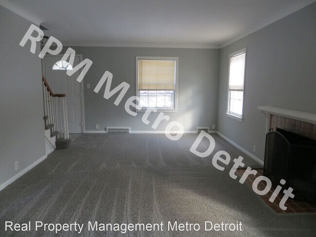 Building Photo - 3 br, 1.5 bath House - 20019 Lennane