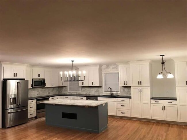 Building Photo - 4469 Leonora Dr