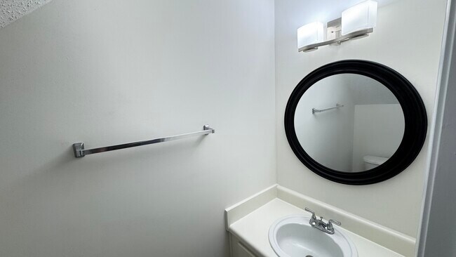 Foto del edificio - 213 Canyon Lake Cir