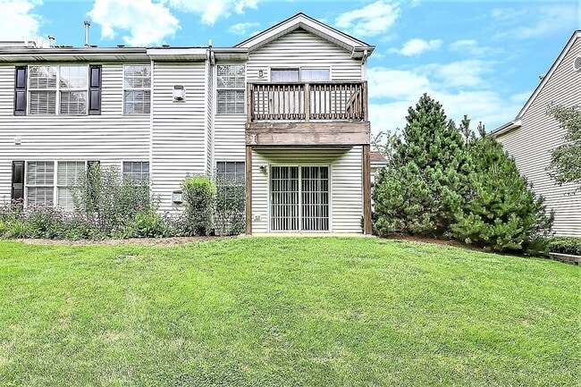 Building Photo - 2427 Stoughton Cir