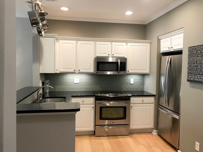 Foto del edificio - 1151 Village Ct SE