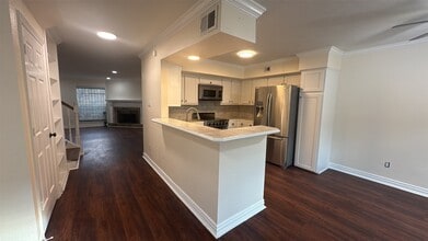 Building Photo - 2508 Bering Dr