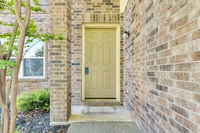 Building Photo - 162 Madisons Way