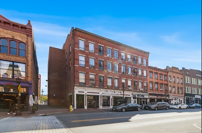 Building Photo - 94 Washington St