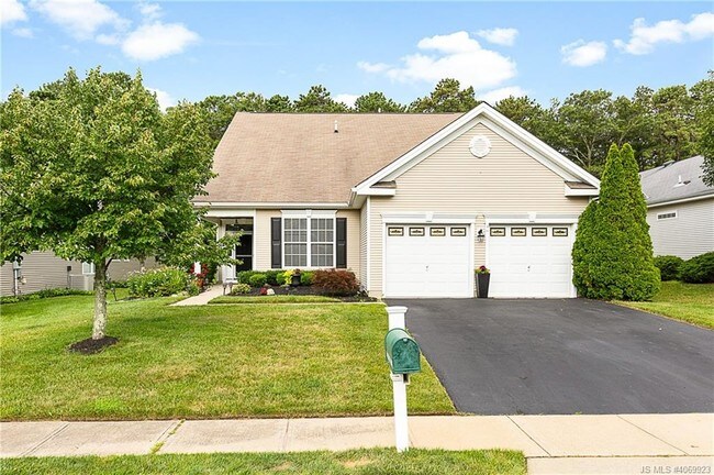 Building Photo - 320 Golf View Dr