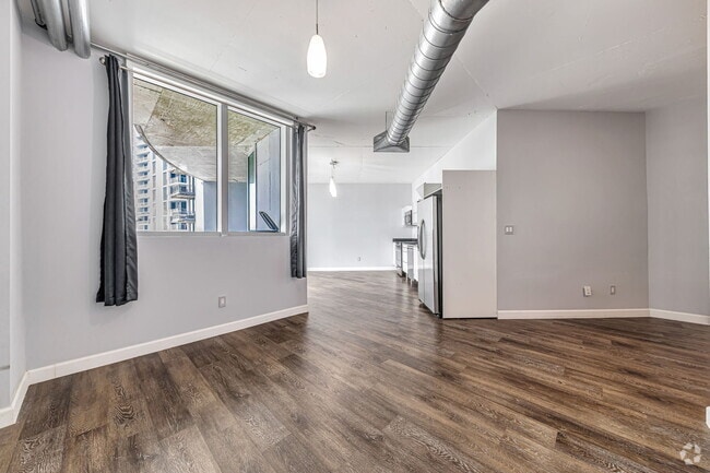 Building Photo - 690 SW 1st Ct
