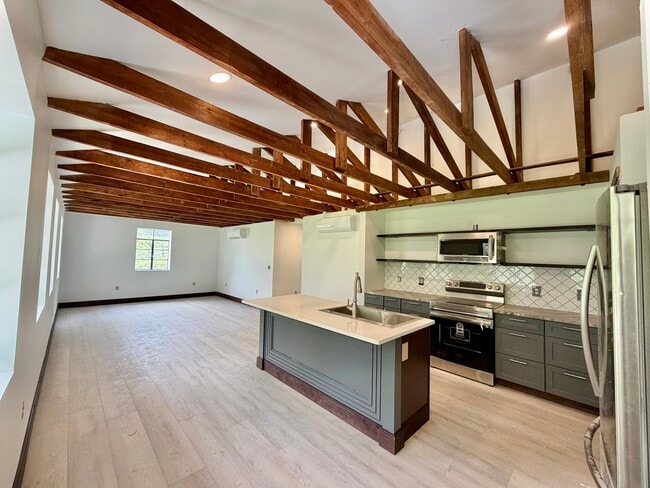 Building Photo - 485 1st Ave