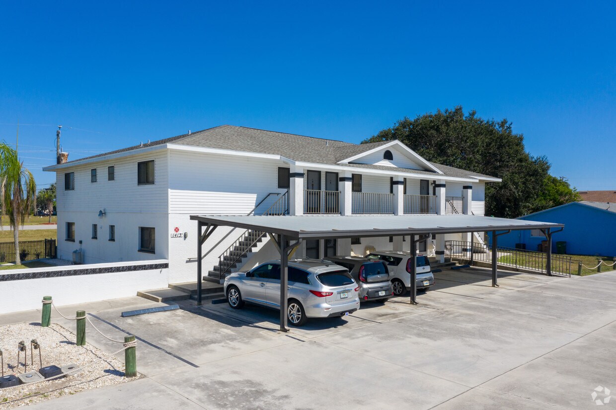 Foto principal - 1413 SW 48th Ter