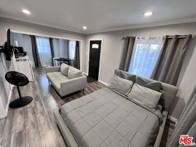 Foto del edificio - 1141 E 66th St