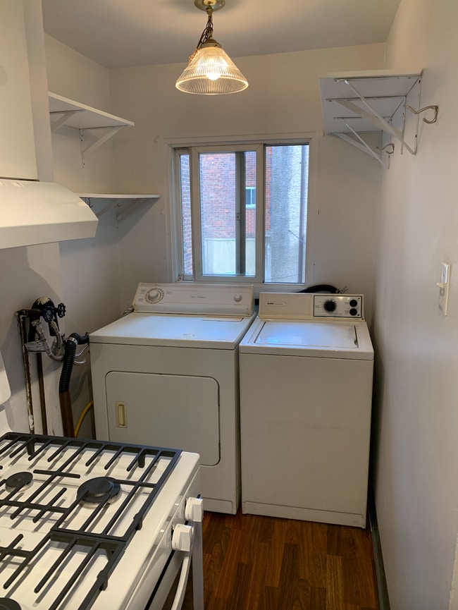 Washer & Dryer - 619 Fitzwater St