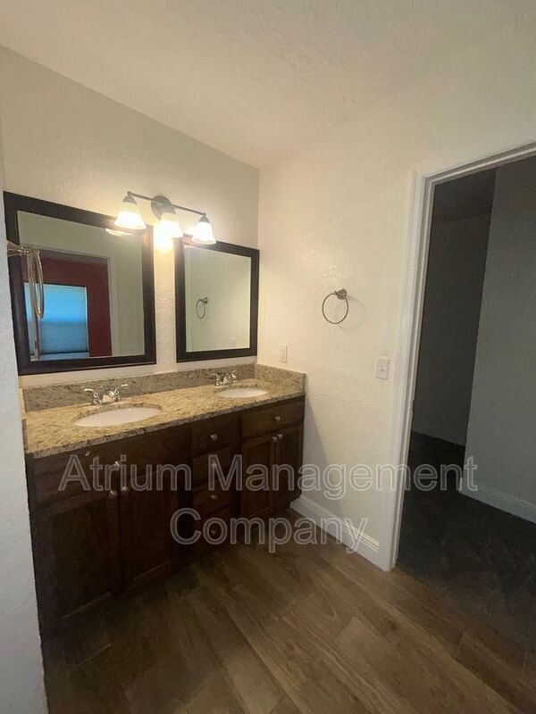 Foto del edificio - 1013 Cypress Ave