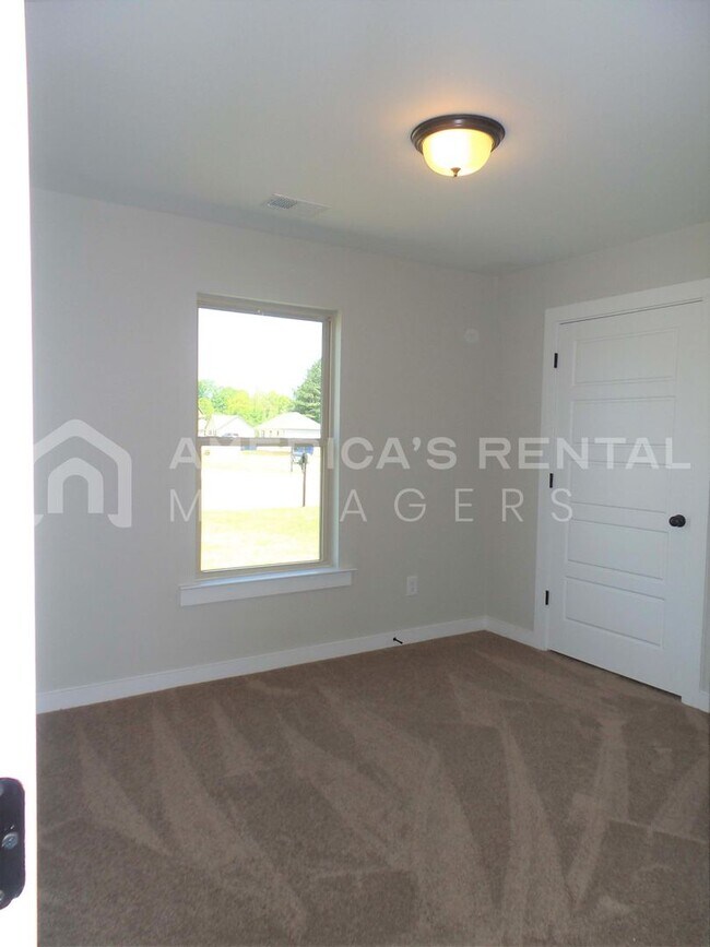Building Photo - Home for Rent in Talladega! COMING SOON!