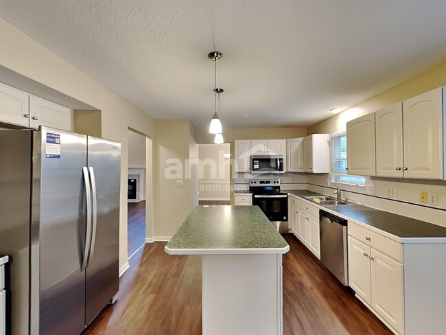 Foto del edificio - 402 Woodside Meadows Pl