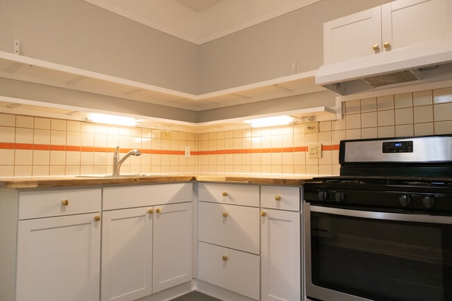 Building Photo - 831 NW 16th Ave