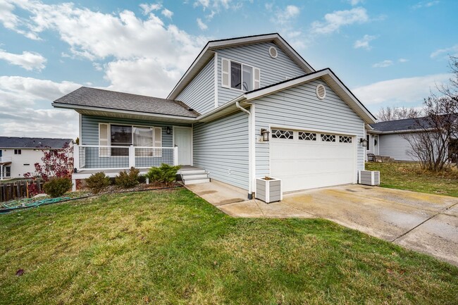 Foto del edificio - MOVE-IN SPECIAL! Bright & Spacious 4-Bedroom Home in One of Pullman’s Most Desirable Neighborhoods