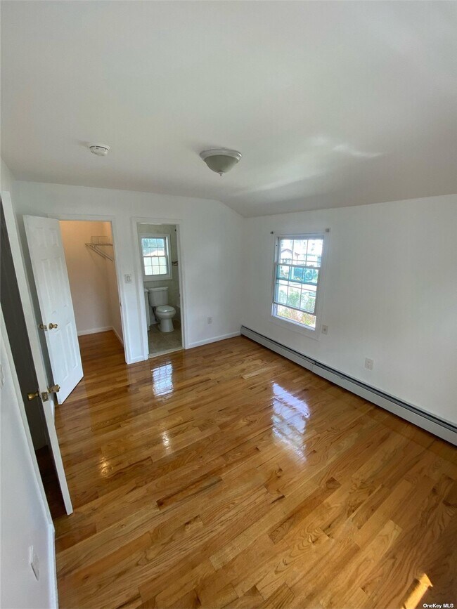 Building Photo - 12207 142nd Pl