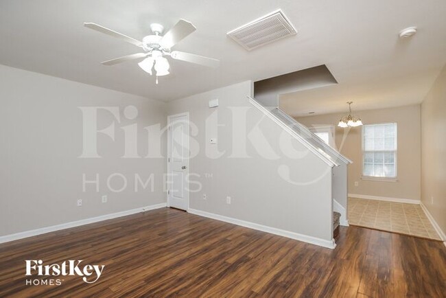 Foto del edificio - 5081 Hogan Point Ct