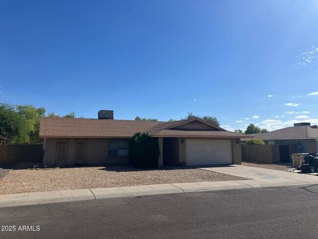 Foto del edificio - 5553 W Hartford Ave