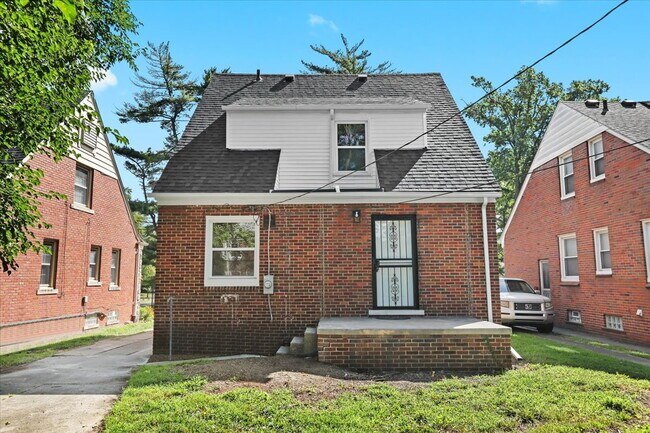 Building Photo - Modern Living in a Classic Detroit Neighborhood