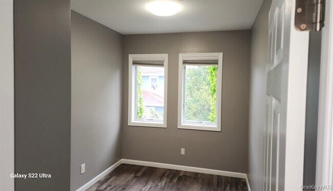 Foto del edificio - 148 E Park Ave