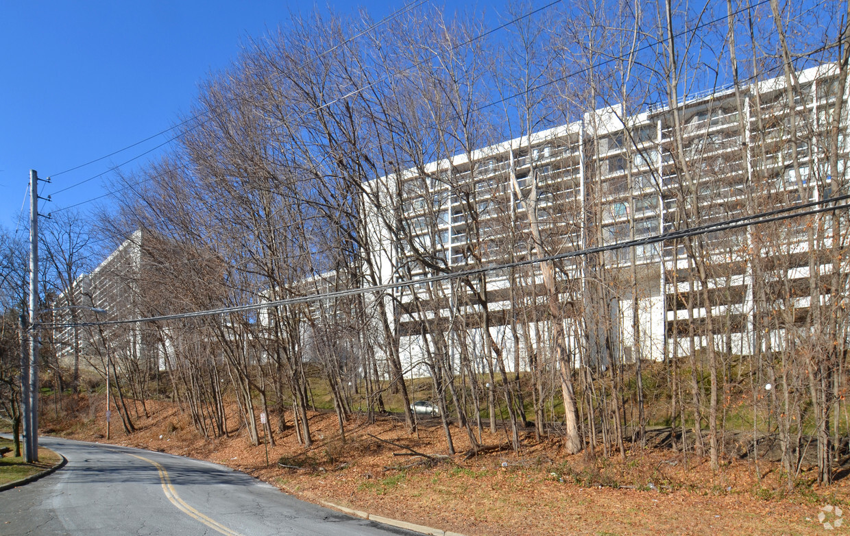 Building Photo - High Point of Hartsdale