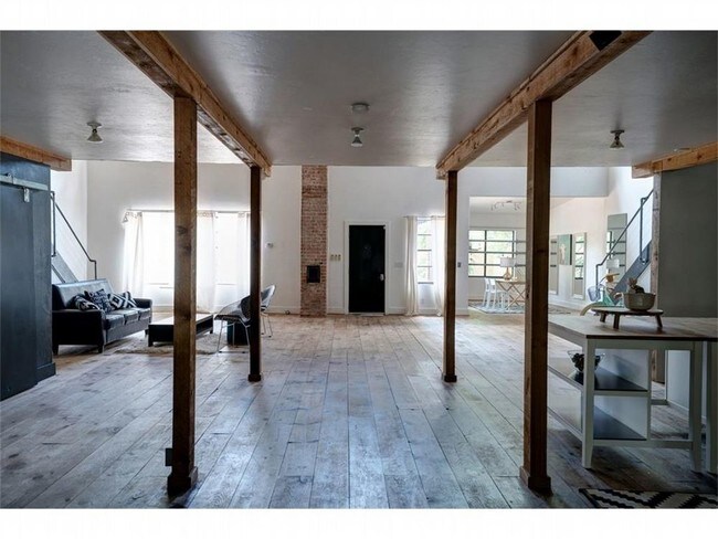 Building Photo - Modern NYC Style Loft in the Heart of OKC