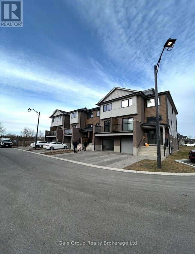 Building Photo - 7 Bridge Cres