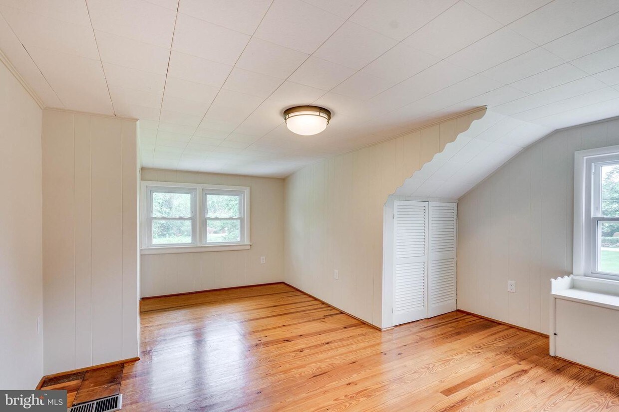 Primary Photo - 124 Marlton Rd