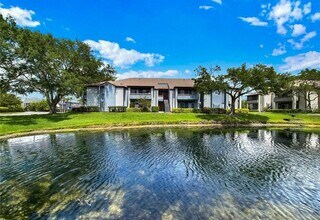 Building Photo - 10263 Gandy Blvd N