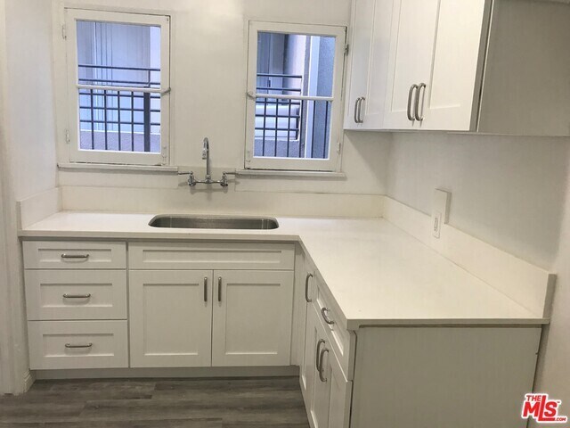 Foto del edificio - 5524 W 6th St