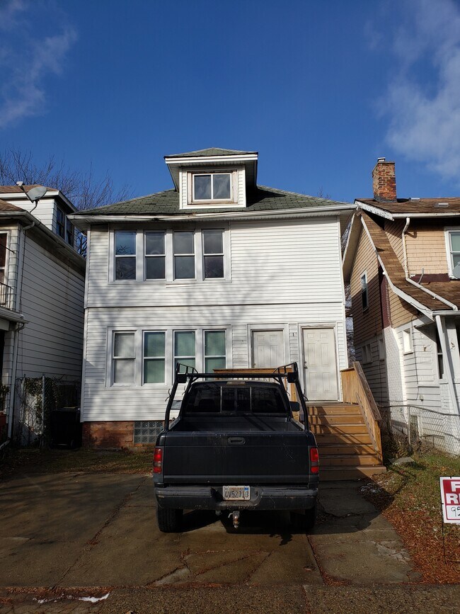 Building Photo - 2666 Carter St