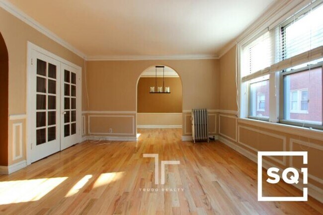 Building Photo - 1 bedroom in Chicago IL 60657