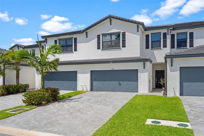 Foto del edificio - 4917 Oakmont Dr