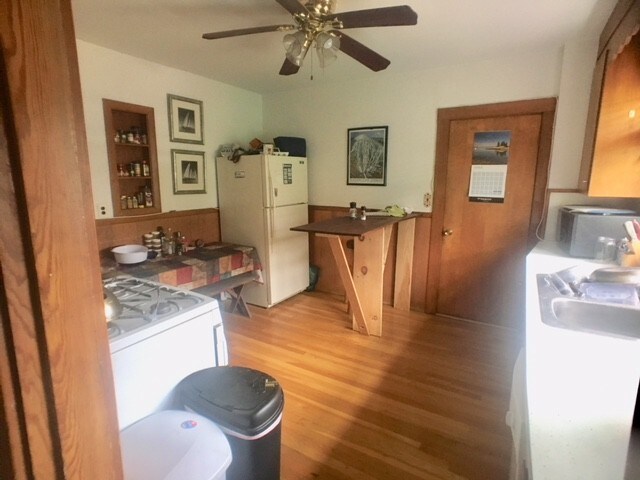 Primary Photo - 52 Athol St