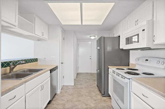 Building Photo - 2630 Alcott Ln