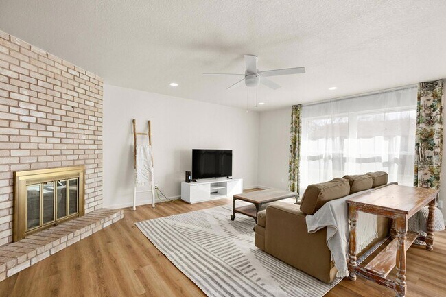 Foto del edificio - 1611 W Mesa Park Dr