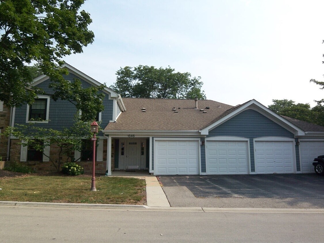 Foto principal - 1546 Williamsburg Dr